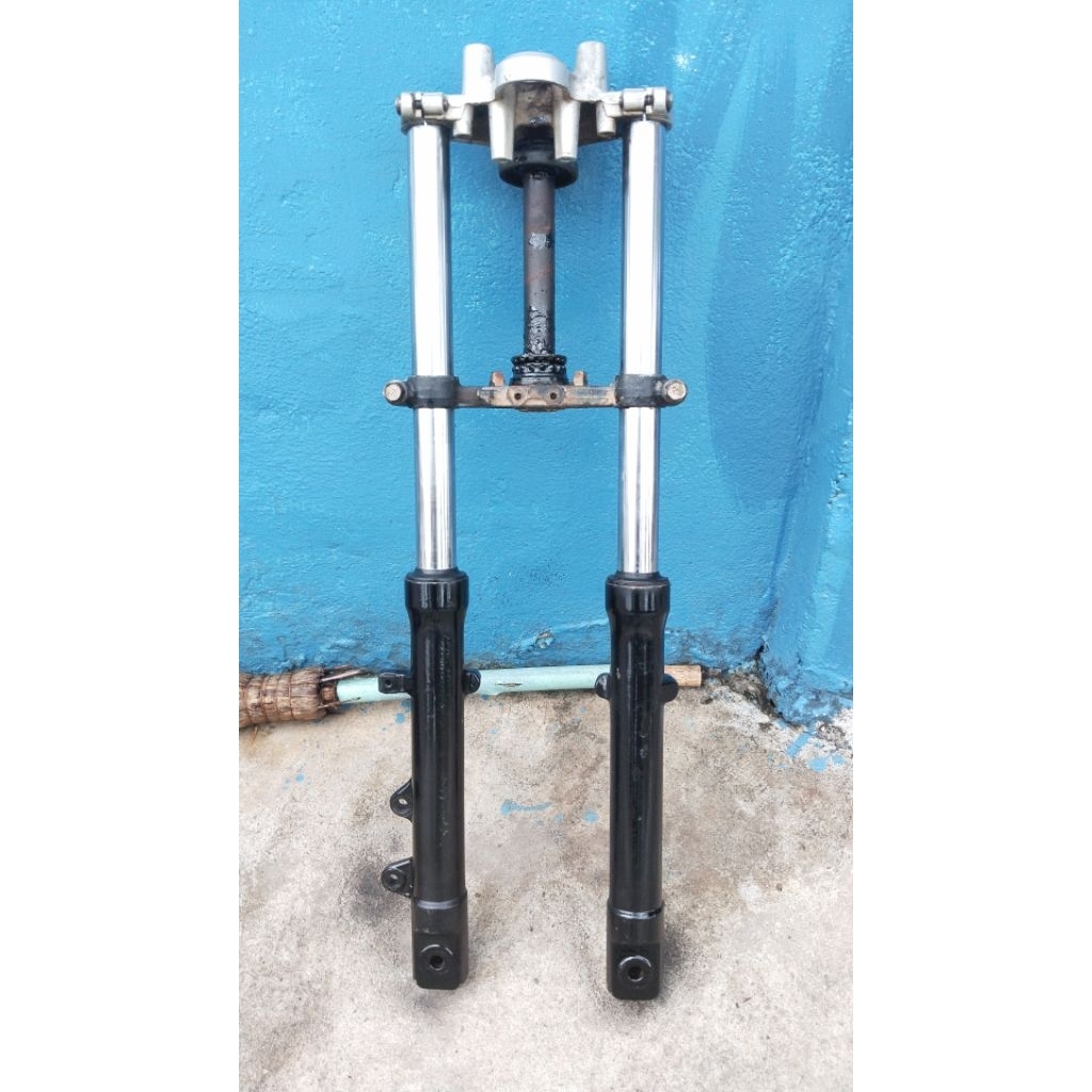 sok depan set segitia yamaha vixion original