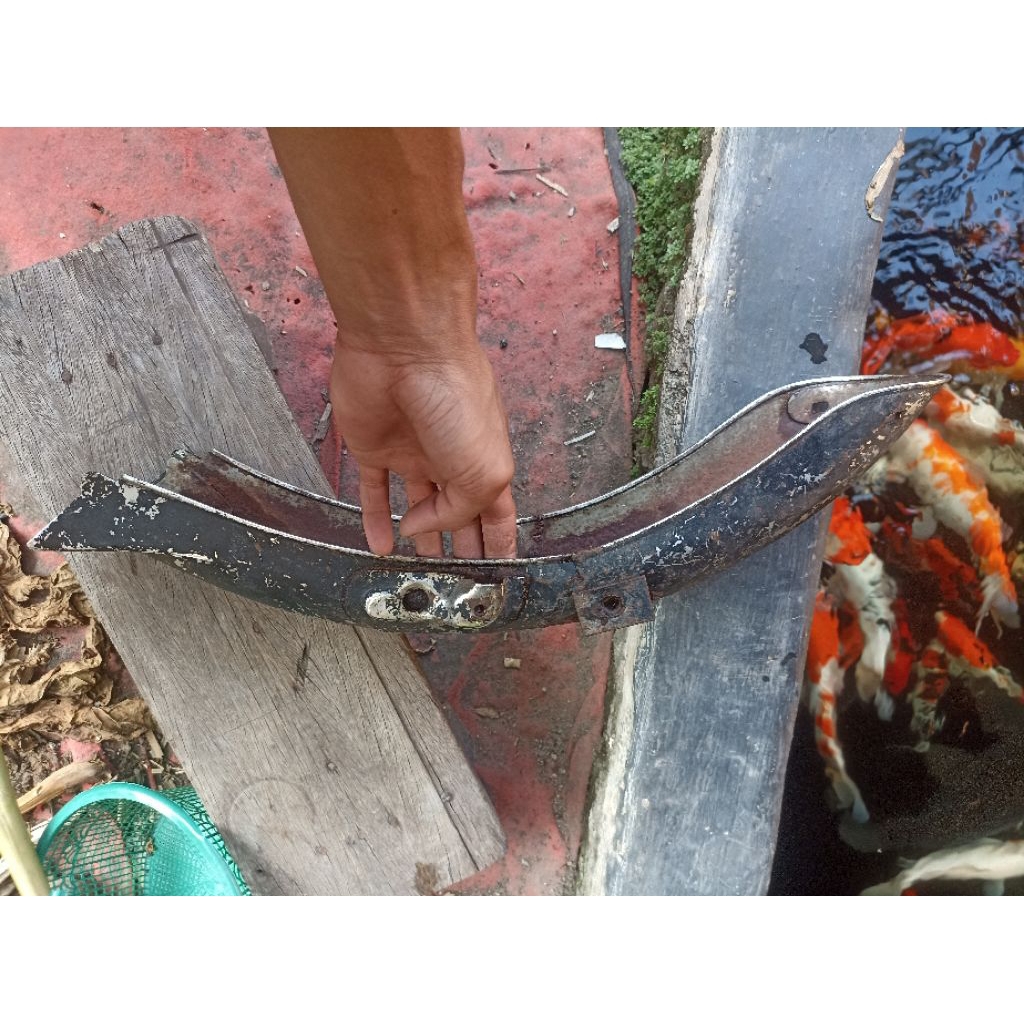 spakbor belakang gl 100 bahan merk Urami ( lawasan)