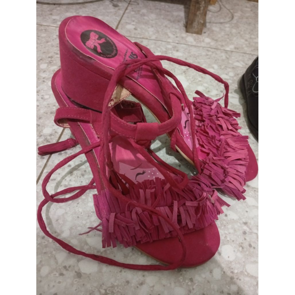 preloved heels TLTSN X TROLLS