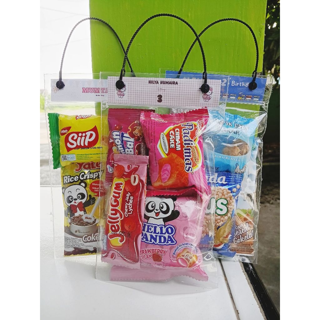 

paket snack mini gift/hampers ultah murah/snack mini gift graduation/paket jajan ultah