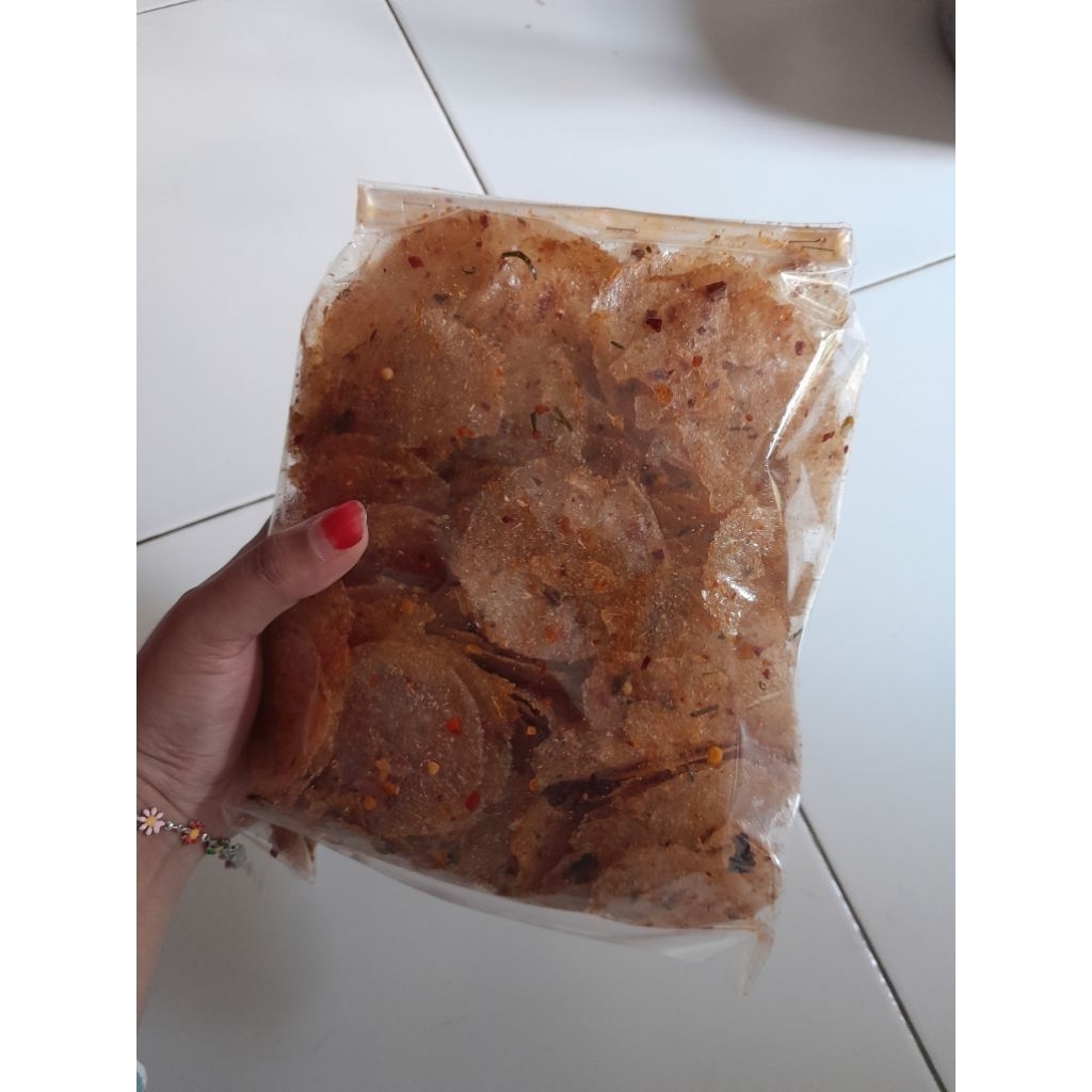 

keripik kaca chili oil daun jeruk