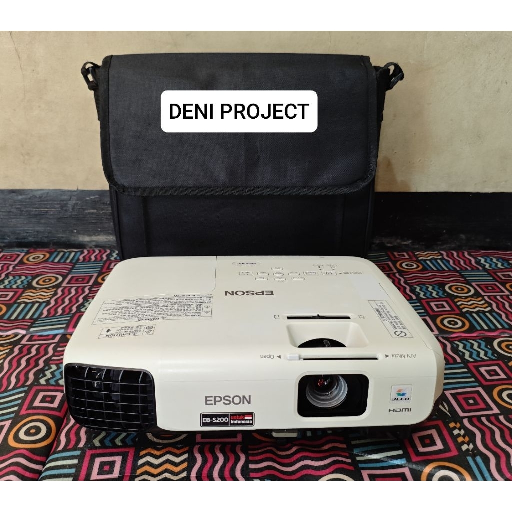 Proyektor Bekas / Proyektor Epson Eb S200 HDMI 2700 Lumens Murah