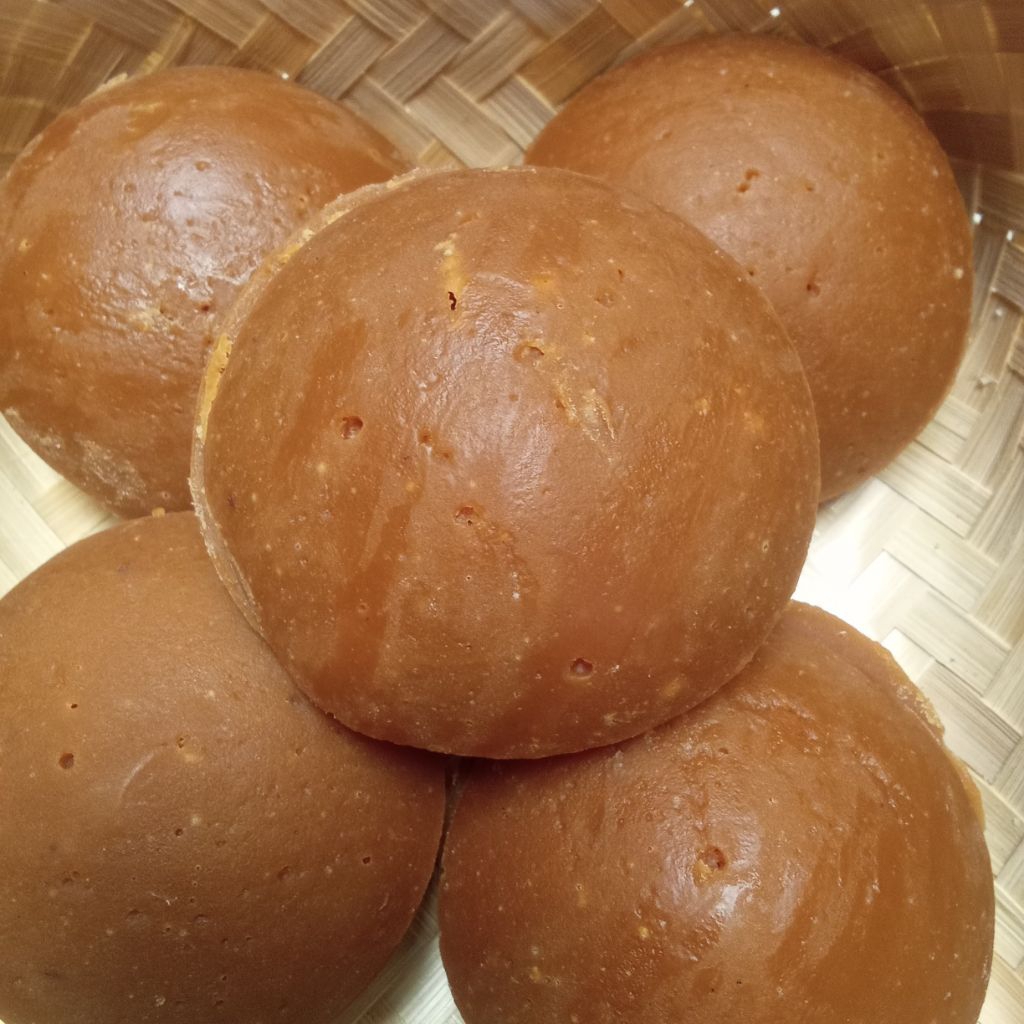 

Gula jawa/kelapa asli kokap - kulon progo warna merah agak hitam