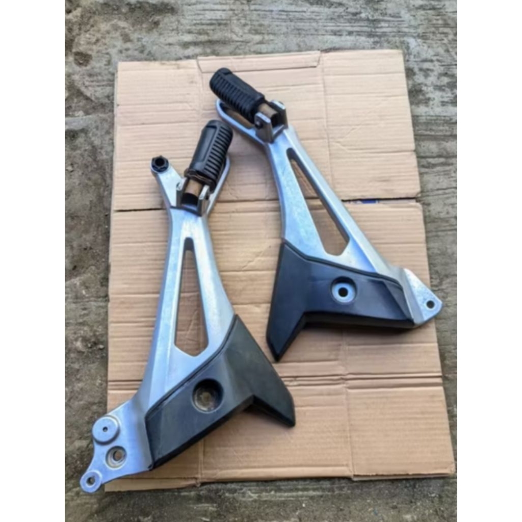 Footstep Belakang Supra X 125 DD Original Copotan