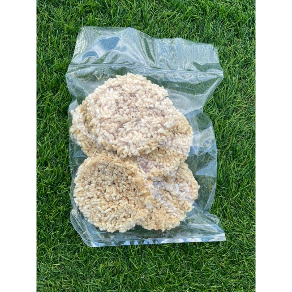 

Rengginang Terasi BESAR Khas Cirebon isi 5 pcs dengan Berat per Kemasan +- 100 Gram