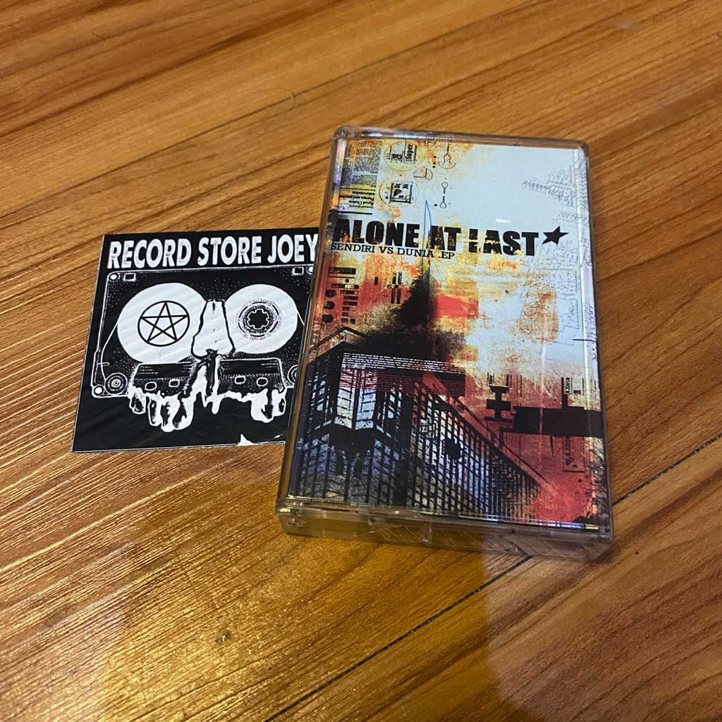 kaset alone at last - sendiri vs dunia