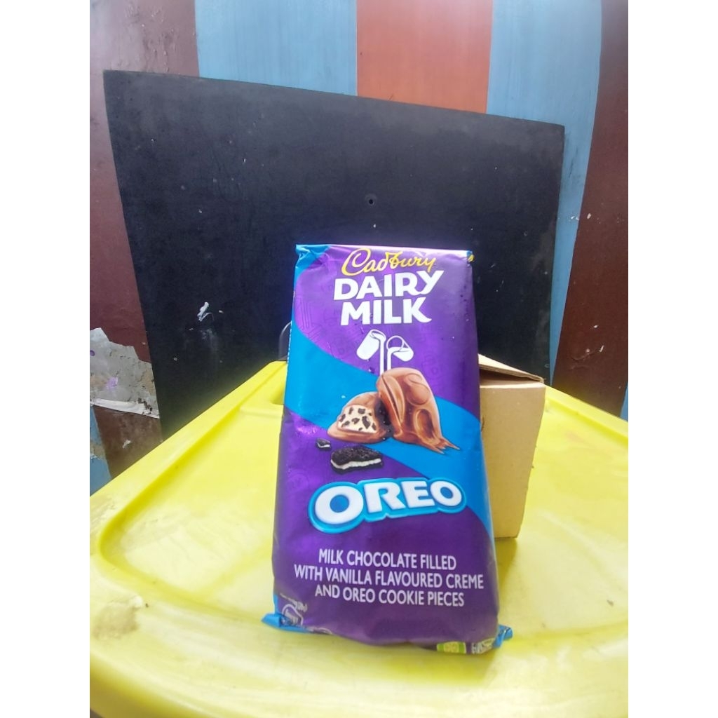 

Cadbury Dairy Milk Oreo 130gr Cadbury Oreo
