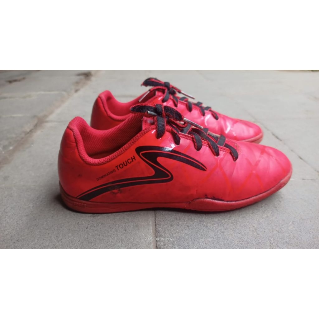 sepatu futsal anak specs 36 second