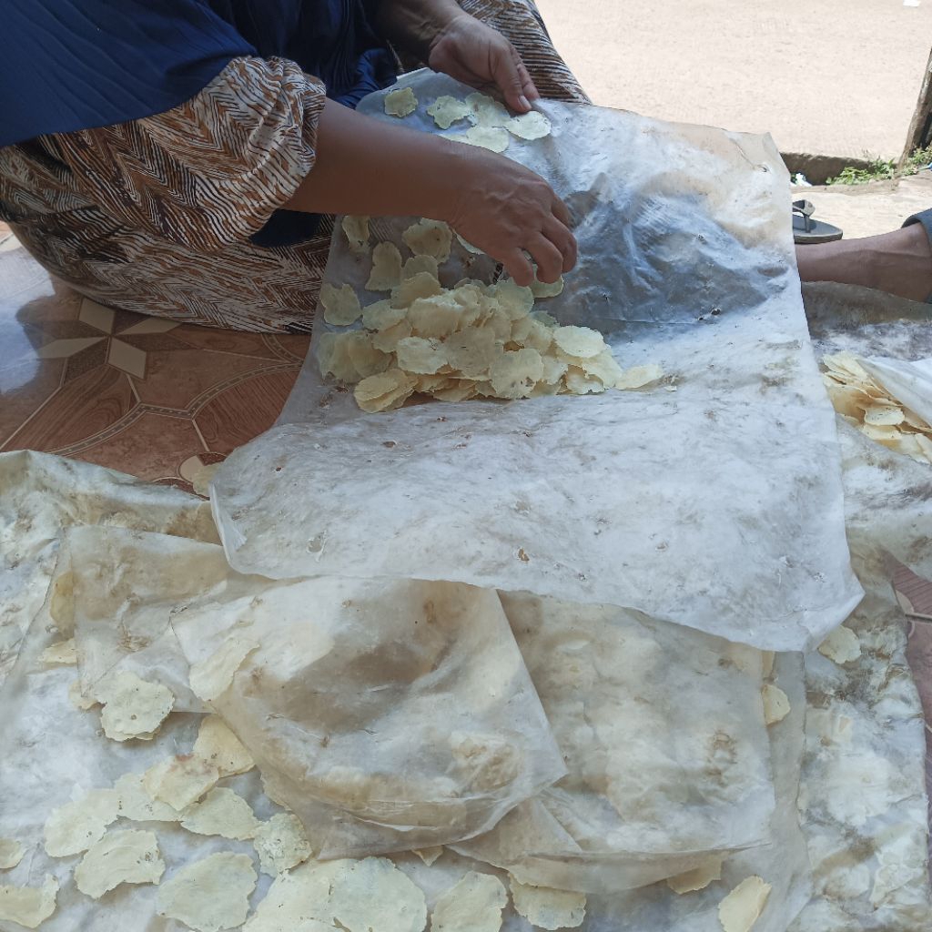 

emping melinjo siap goreng ful kering Redy biji 2&3