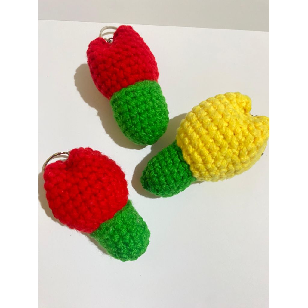 Tulip flower crochet keychain