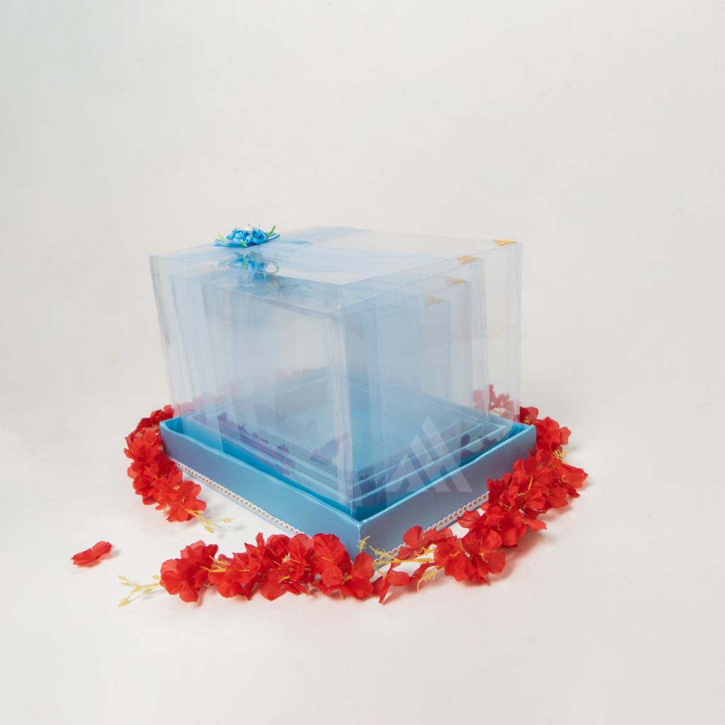 

Kotak hantaran parsel seserahan pernikahan tutup mika isi 4 kotak dengan berbagai ukuran