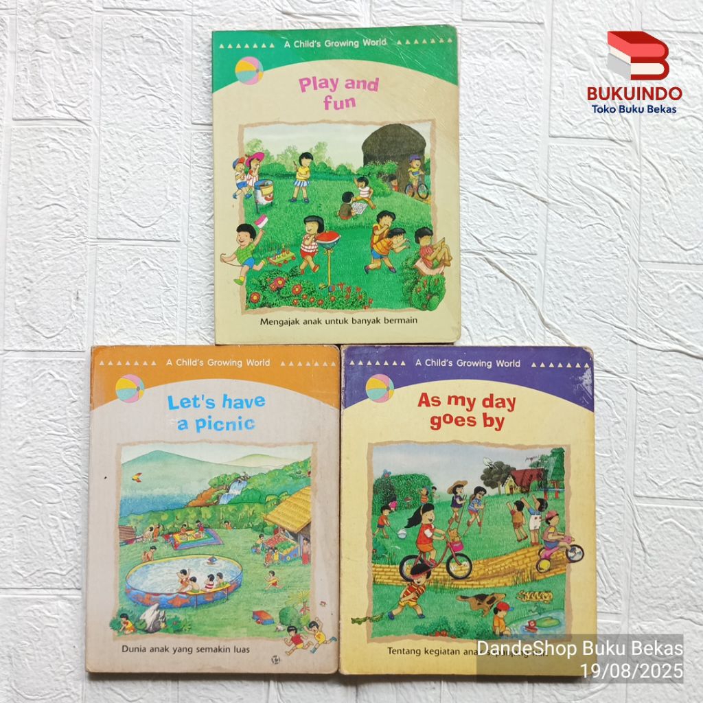 A Child's Growing World (Tira Pustaka) BOARDBOOK - Buku Anak Bekas Preloved