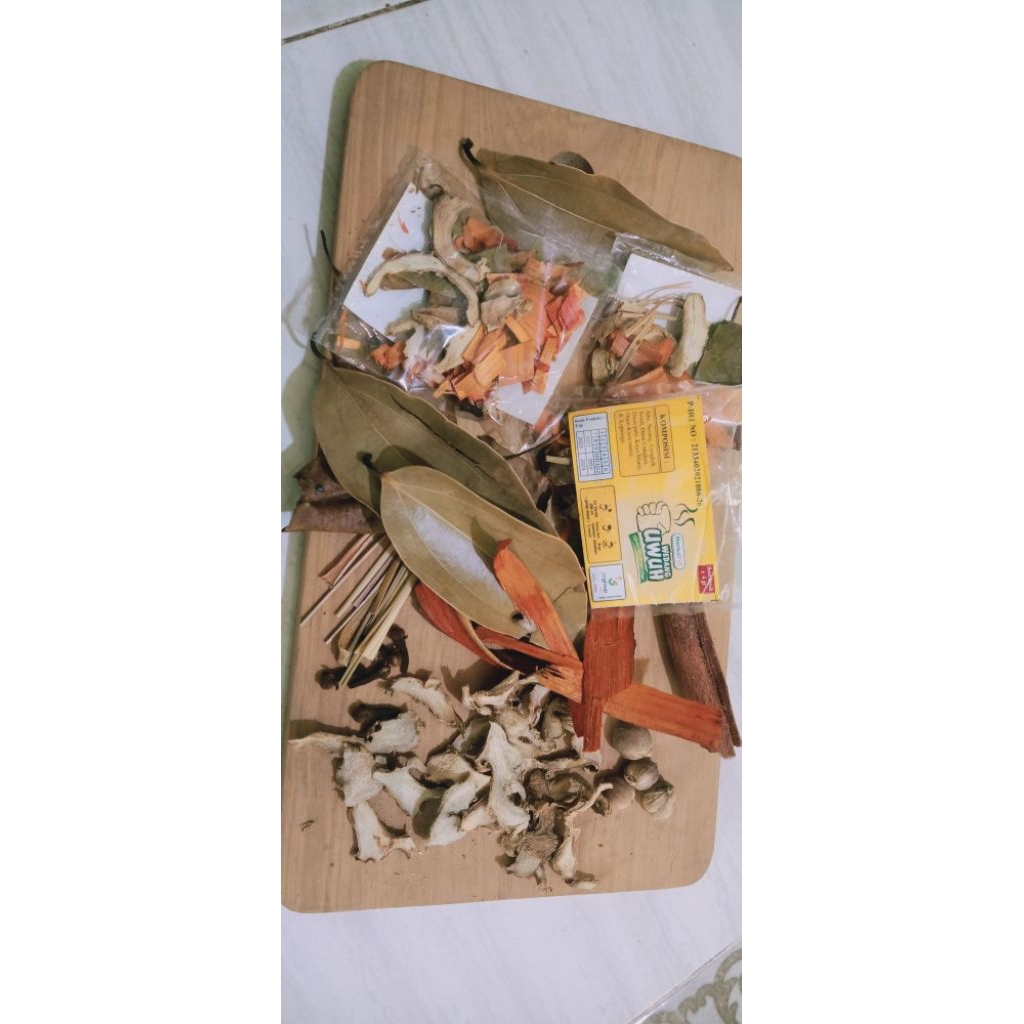 

wedang uwuh kemasan ekonomis tanpa gula, isi 10 saset