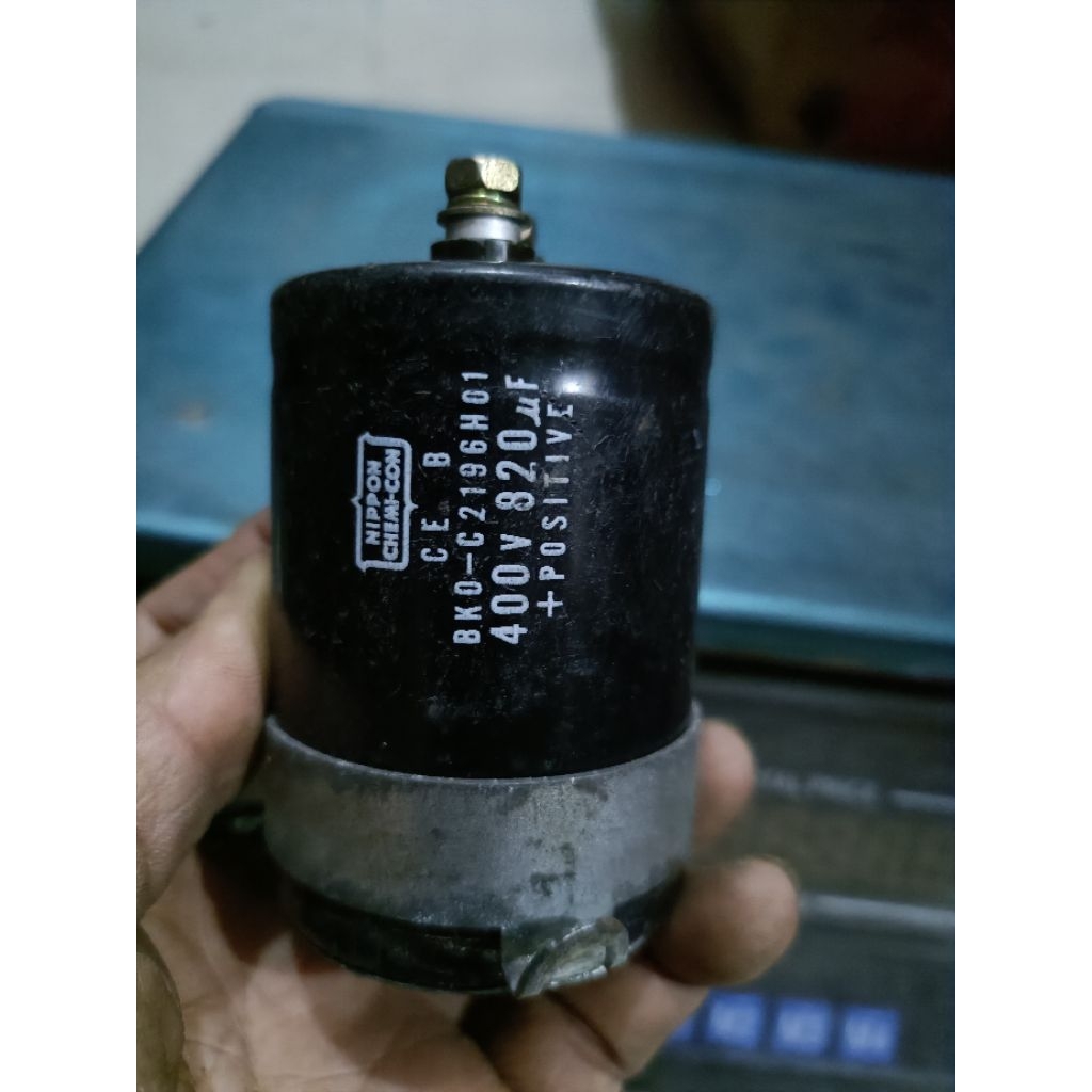 ELCO JUMBO 400V 820UF