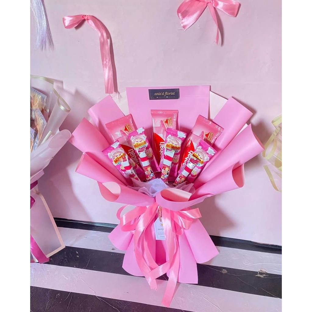 

buket snack warna pink ( bisa request chat admin)
