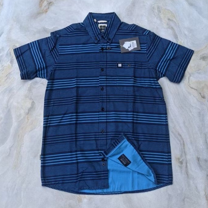 kemeja insight stripo shirt - size S ( bahan flanel)