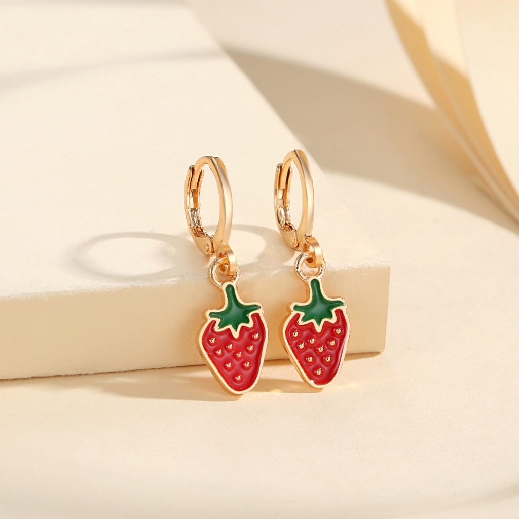 LM967 【COD】 Fashion Stroberi Anting Anak Titanium Lapis Emas Perhiasan Imitasi Anting Anti-Pudar