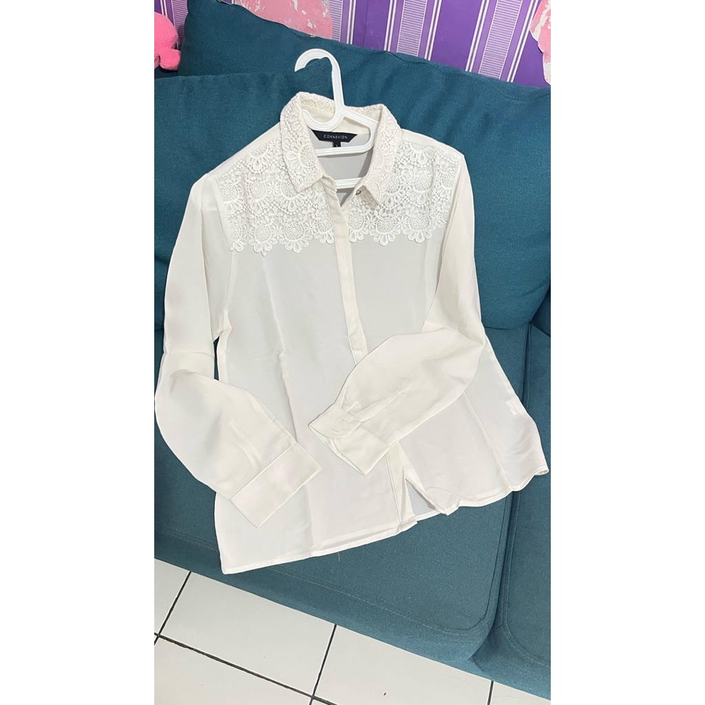 Preloved Blouse Kemeja Polos Putih Lengan Panjang