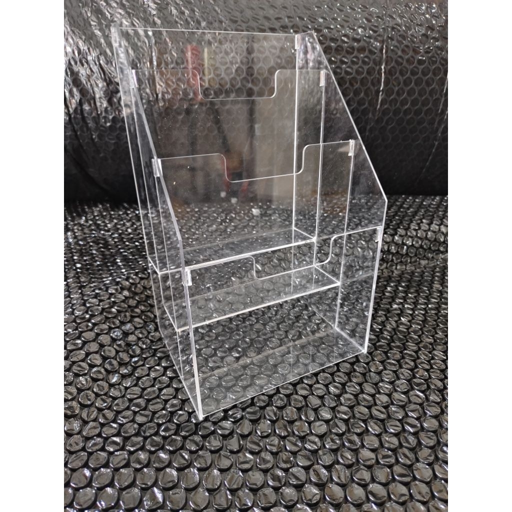 

Tempat Brosur A5/Rak Brosur A5 3susun/display brosur