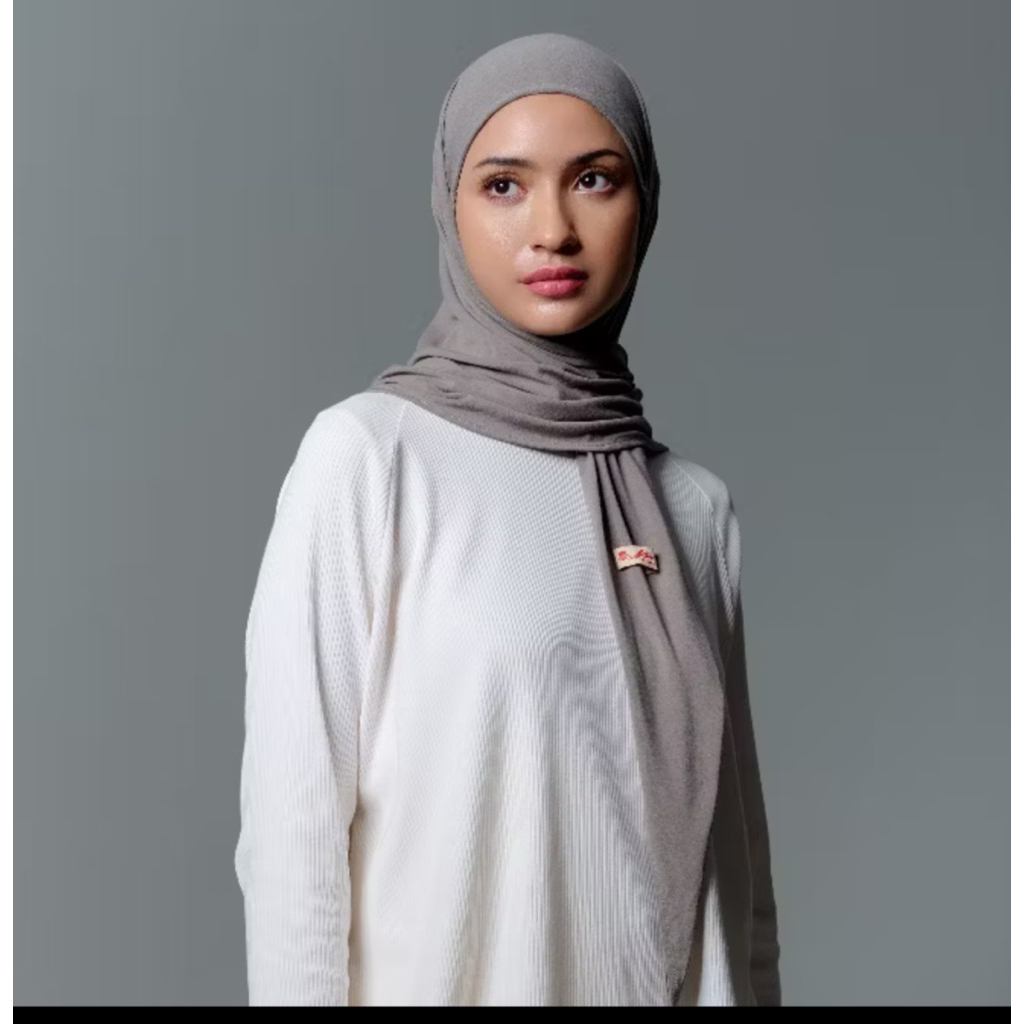 Preloved hijab segi tiga instan 2in1 cooltech like new air flow baru dipakai 1x by meccanism zaskia 