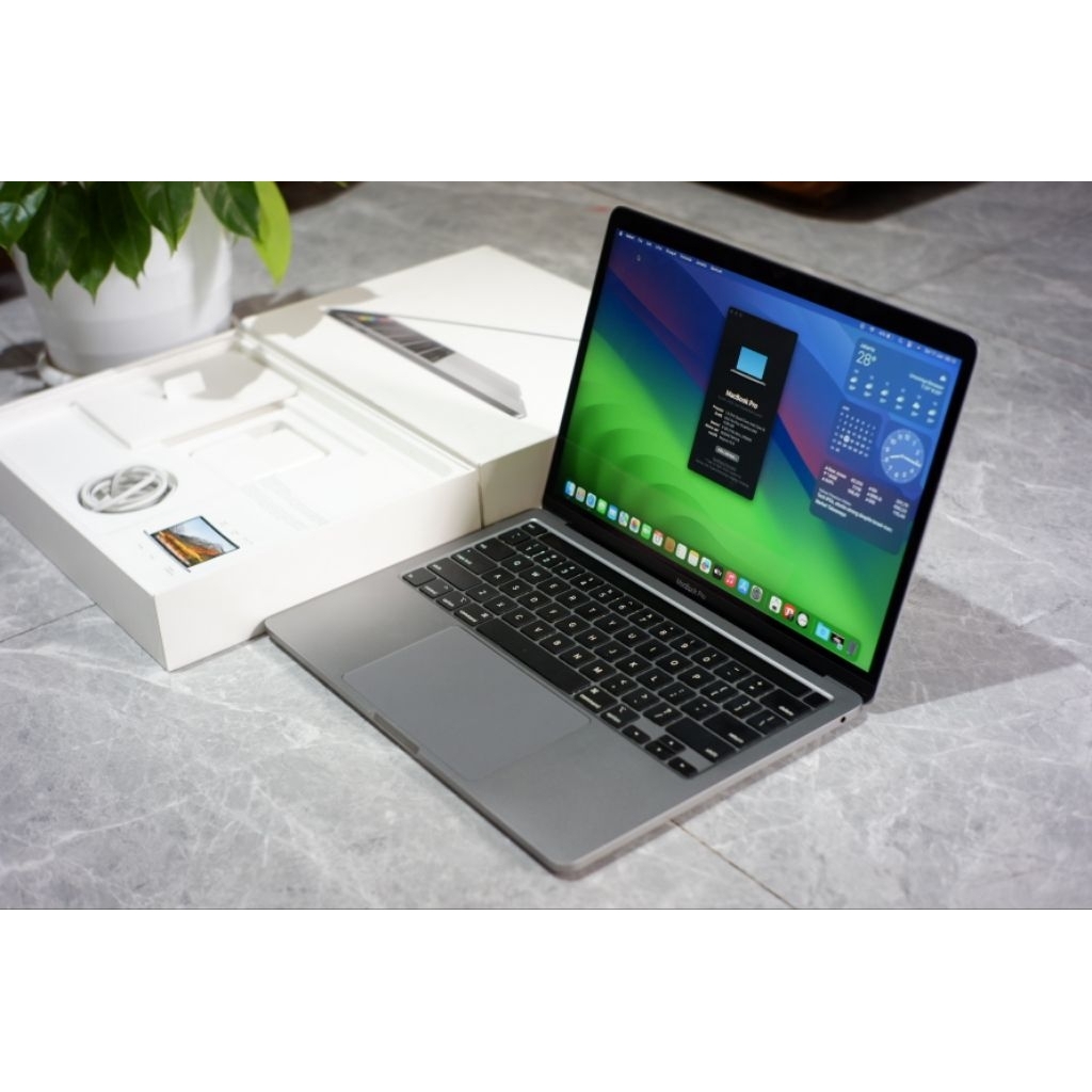 MacBook pro 2020 ssd 8gb/512gb second