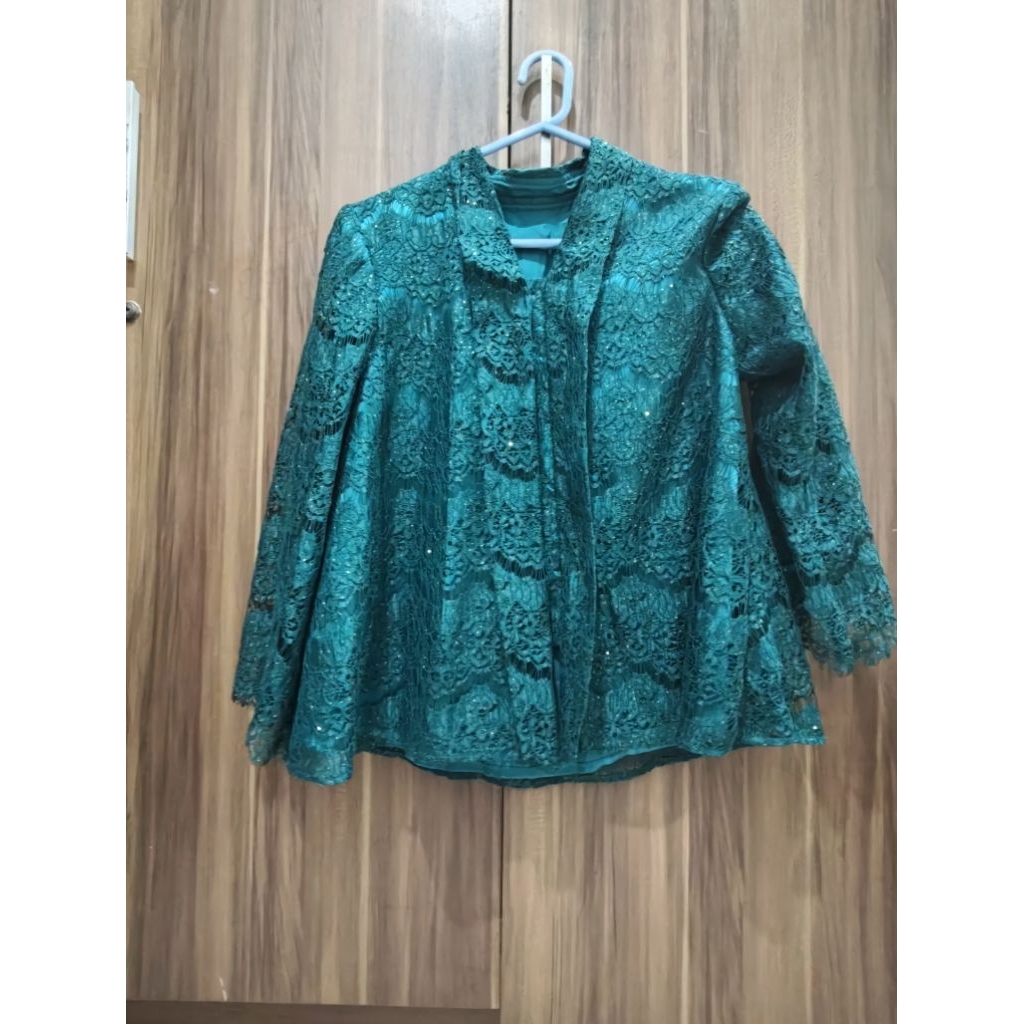 kebaya brukat hijau emerald (hijau botol)