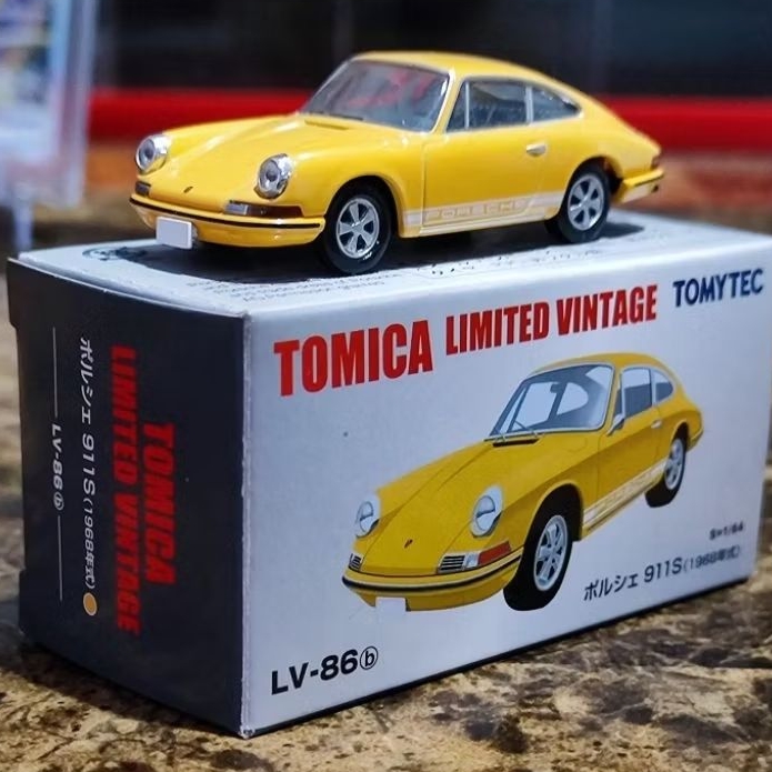 Tomica Limited Vintage Porsche 911 (kuning)