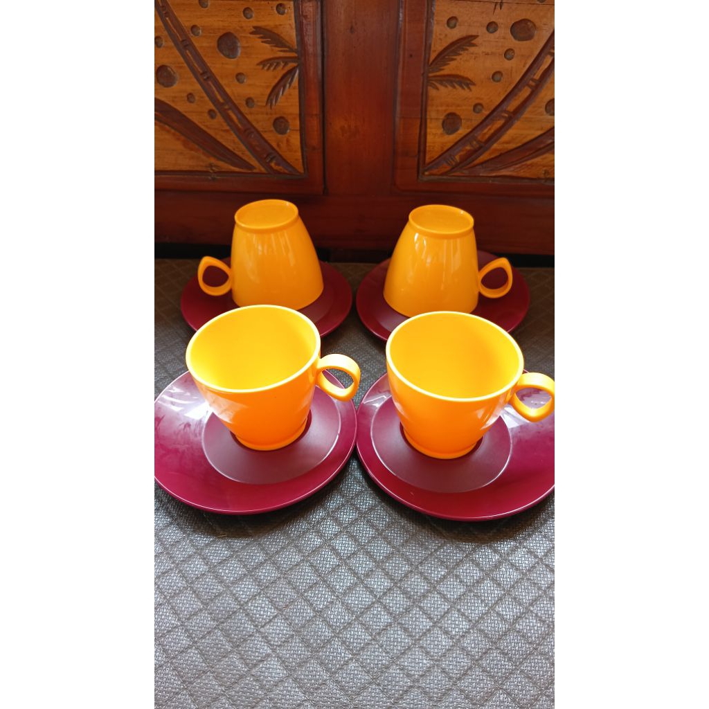 cangkir set Tupperware moment cup