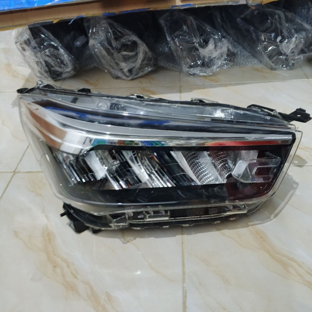 headlamp lampu depan Daihatsu Rocky kanan