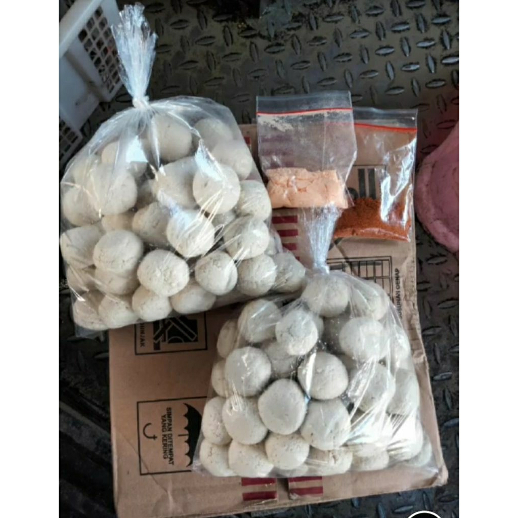 

Tahu Bulat Mentah isi 50 biji dan Sotong mentah isi 50