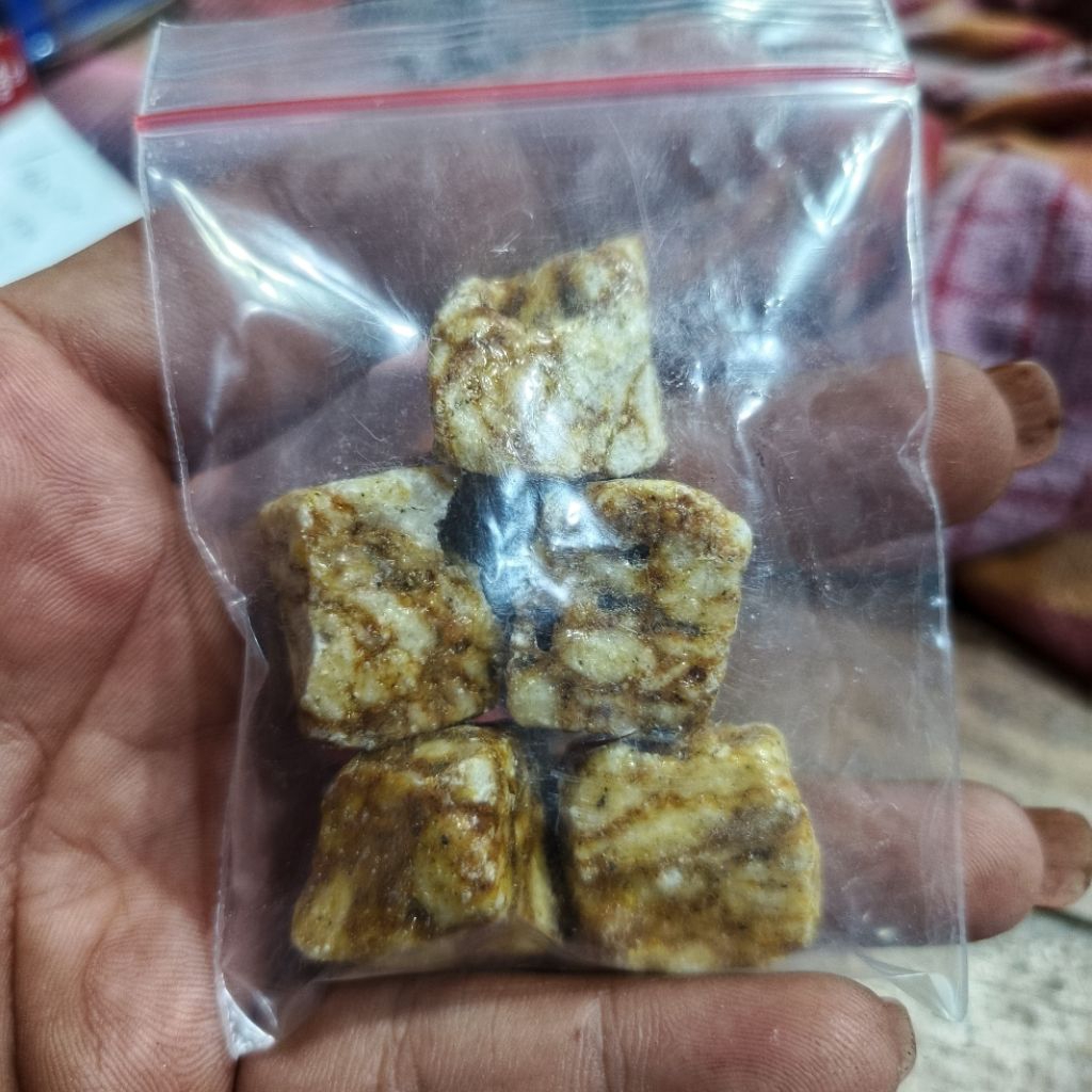 KEMENYAN MADU CAP PAK TANI 555