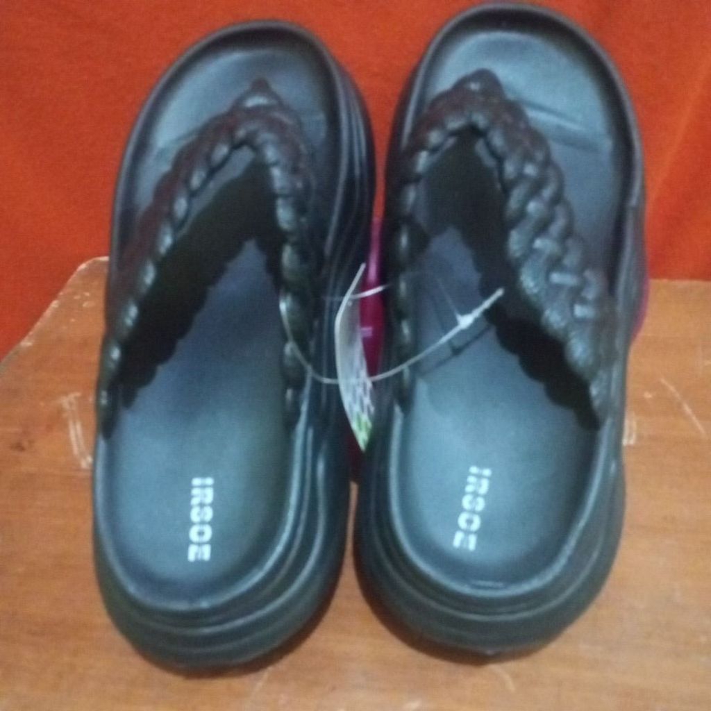 SENDAL JEPIT CEWE DEWASA IRSOE