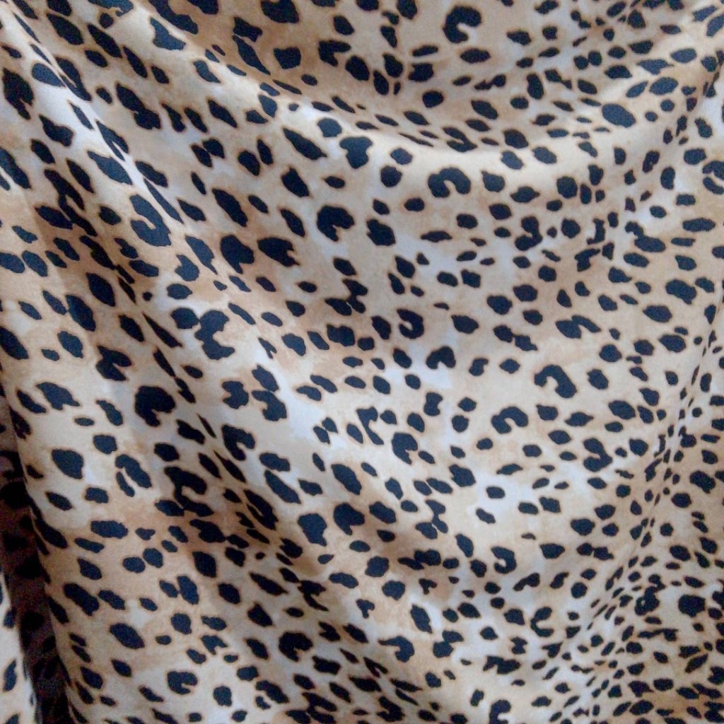 Kain Zara Crepe Motif Leopard Premium - (ILH) - Kain Blouse, Outer