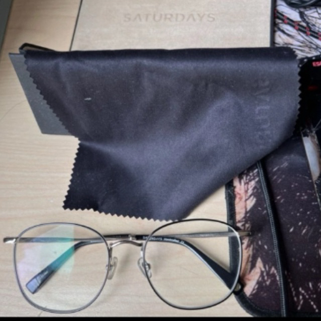Kacamata Saturdays warhol
