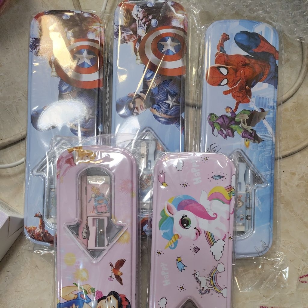 

Tempat Pensil Set dapat 3pc