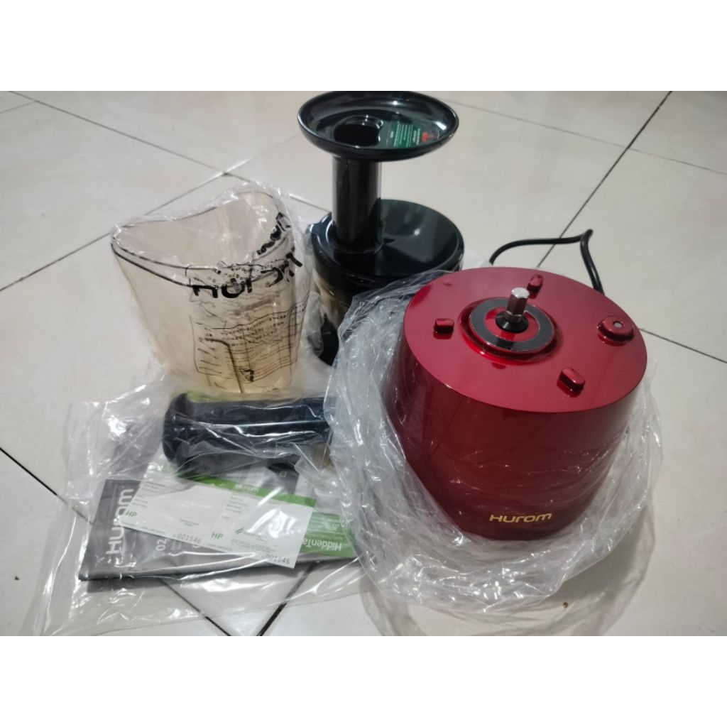 Blender juicer, Hurom slow juicer. Rb 12.