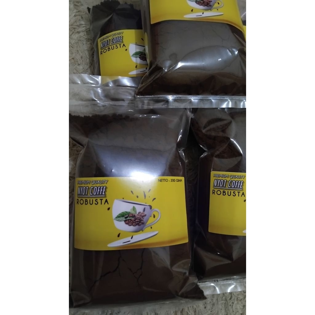 

Kopi Premium Lampung Kemasan Plastik 200gram