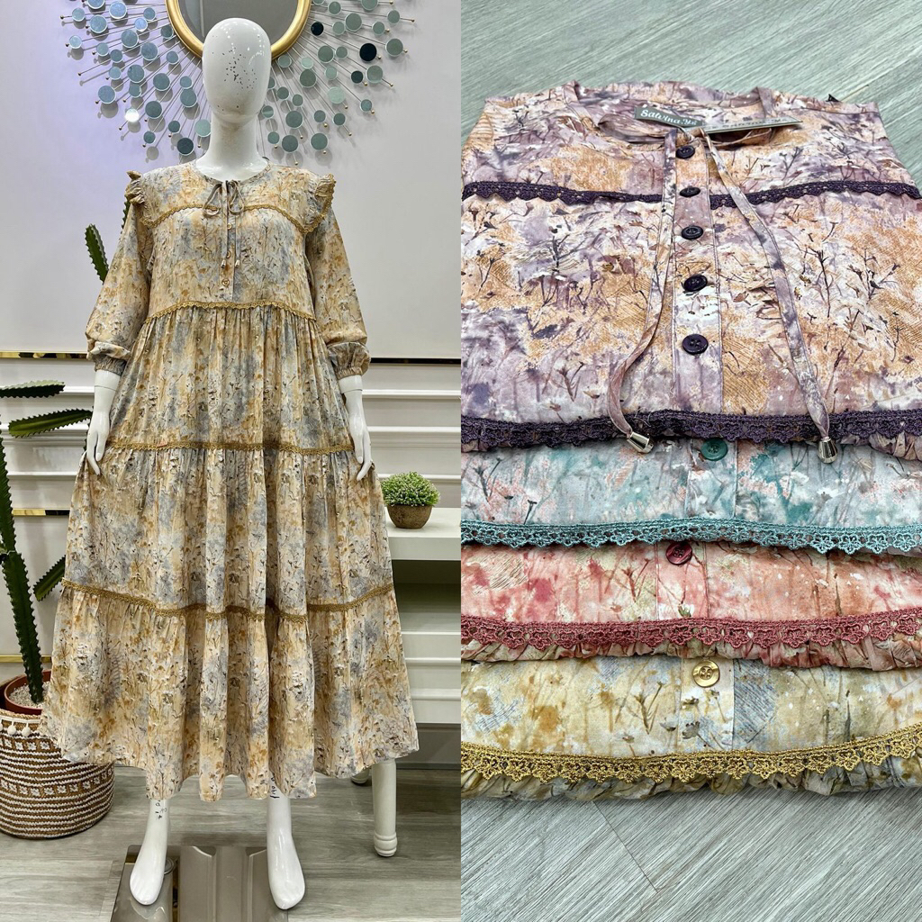Model Salvina Motif Daun