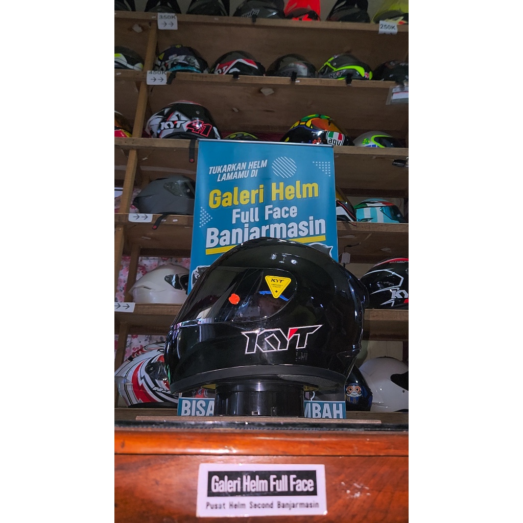 KYT R10 BLACK GLOSSY SECOND