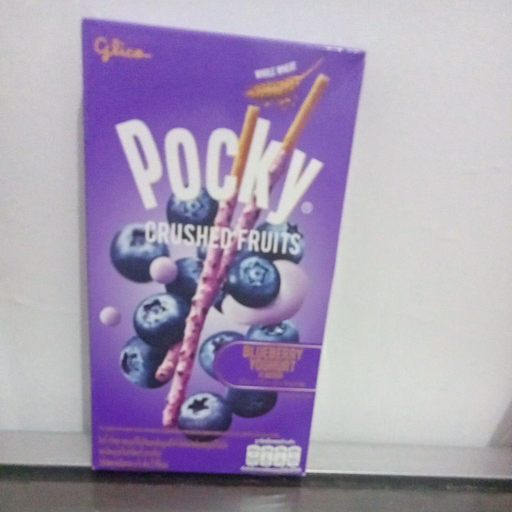 

POCKY GLYCO CRUSHED FRUITS BLUEBERRY YOGURT FLAVOUR