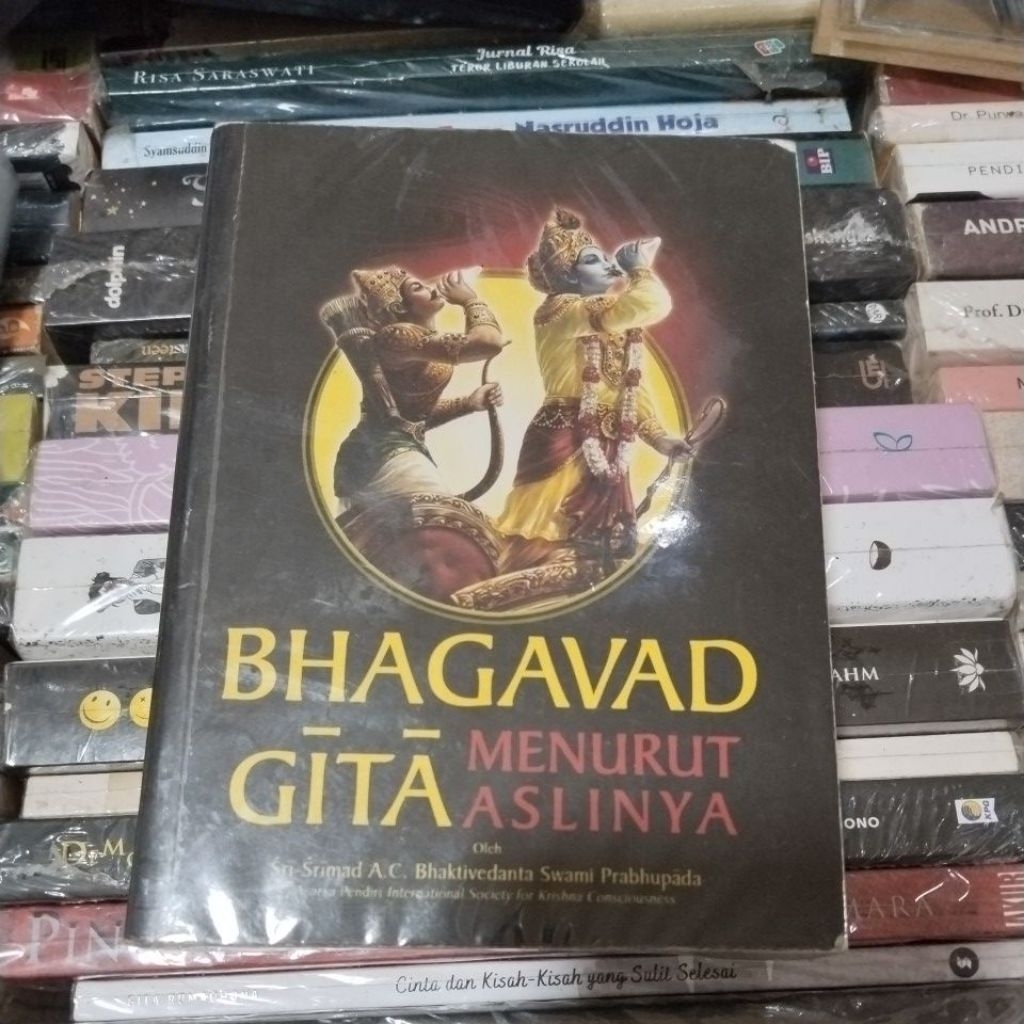 BUKU ORIGINAL BHAGAVAD GITA MENURUT ASLINYA