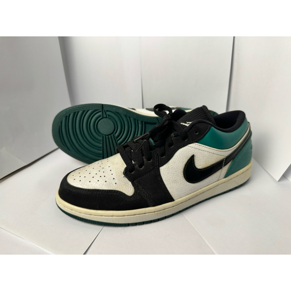 SEPATU JORDAN 1 LOW MYSTIC JADE WHITE GREEN