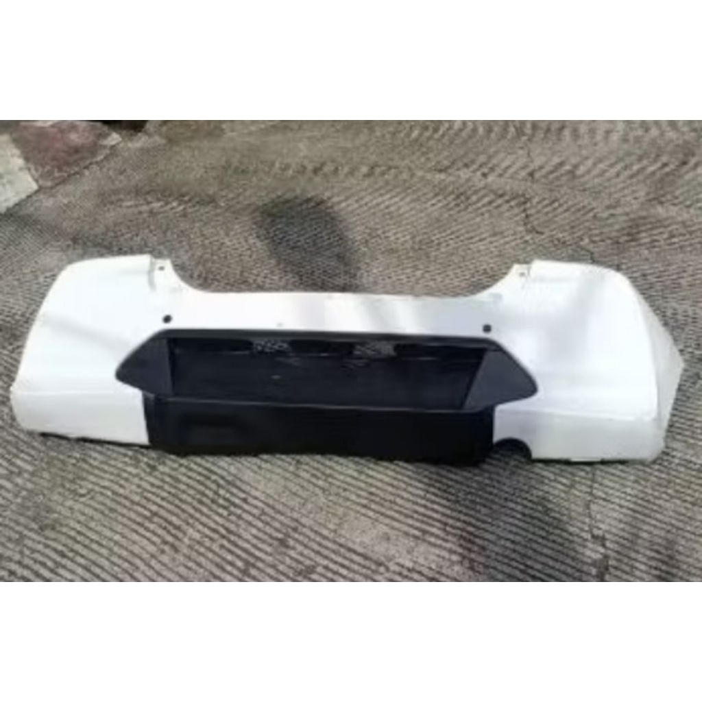 bemper belakang agya 2023-2024