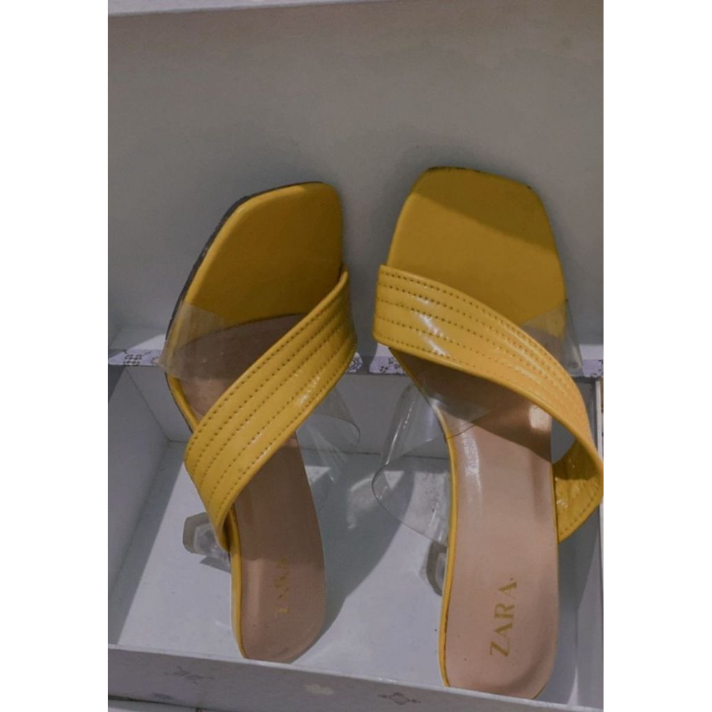 sendal wanita hak tinggi