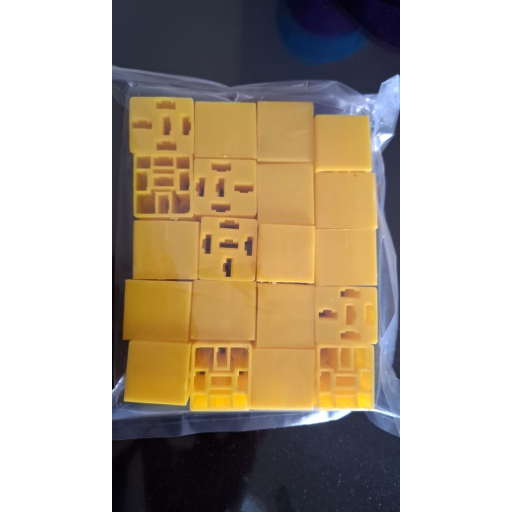 Rumah Socket relay kosong warna kuning ,socket relay mobil tanpa kabel