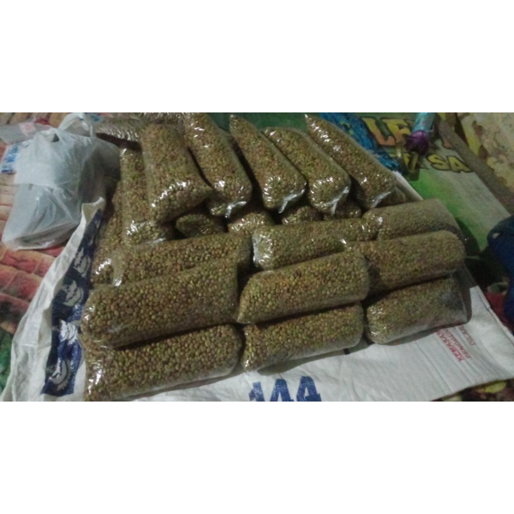 

Kopi Mentah Robista , Kerring Kuwalitas Bagus.