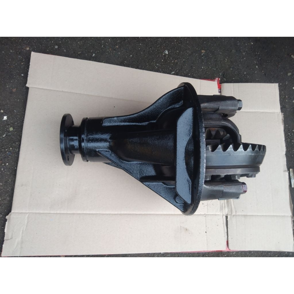 GARDAN TONGKOL MITSUBISHI L300 SOLAR ( BAHAN RUSAK KANIBAL)