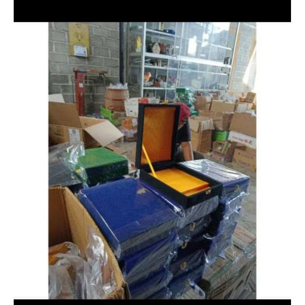 

BOX PLAKAT AKRILIK BIRU