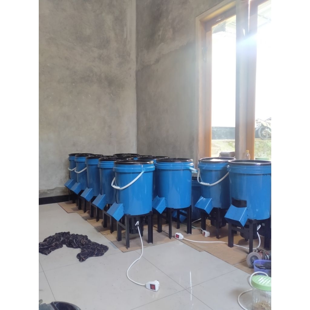 mesin cacah multifungsi Chopper blender pakan ternak