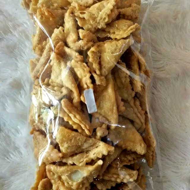 

pastel segitiga lipat manis enak _jajan-kiloan 250 gr - 1 kg Gurih Mantap